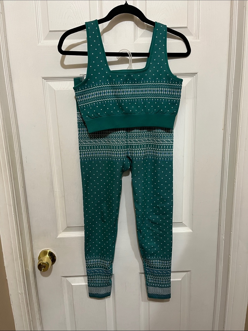 Fabletics Teal Patterned Sports Bra & Leggings Set